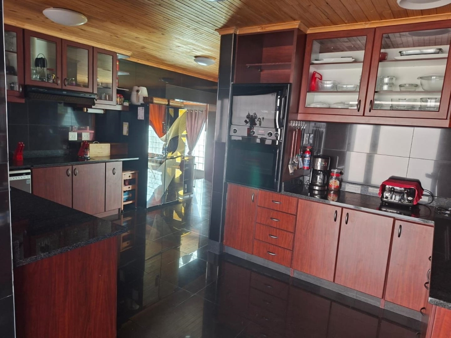5 Bedroom Property for Sale in Protea Heights Western Cape